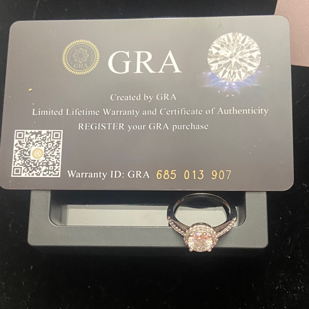 Moissanite Diamond Women's Ring